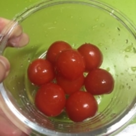 離乳食初期 レンジで簡単 ミニトマト レシピ 作り方 By てん子 楽天レシピ 離乳食初期 レンジで簡単 ミニトマト レシピ 作り方 By てん子 楽天レシピ